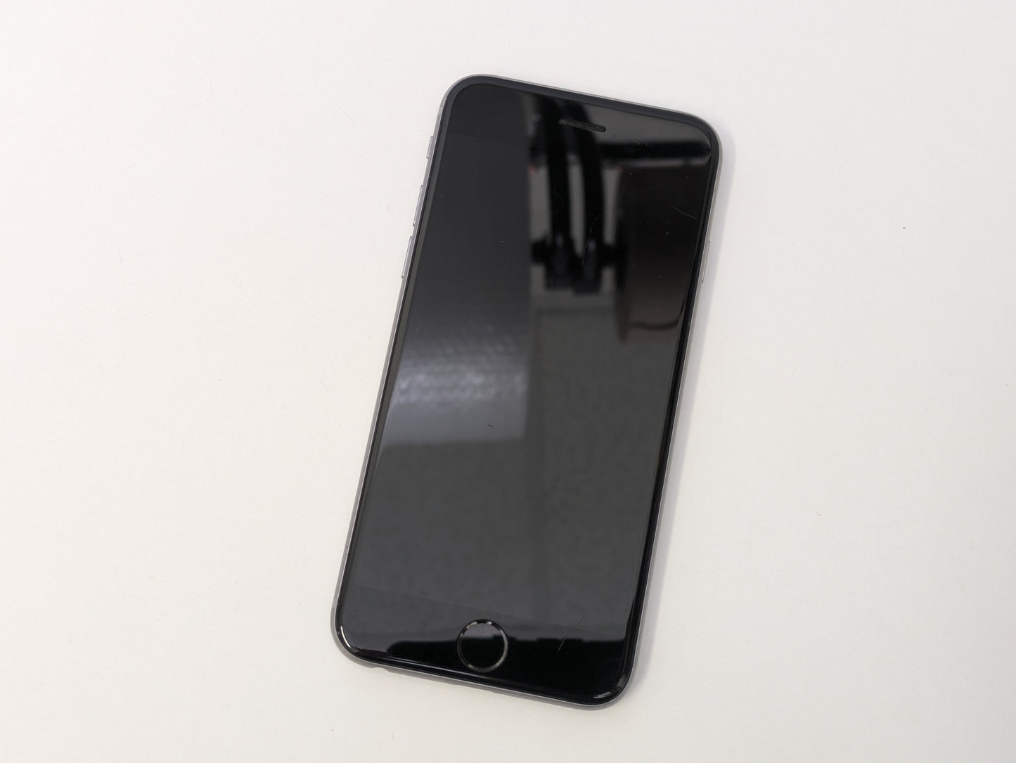 Apple iPhone 6S - 32GB - Space Gray - UNLOCKED - USED