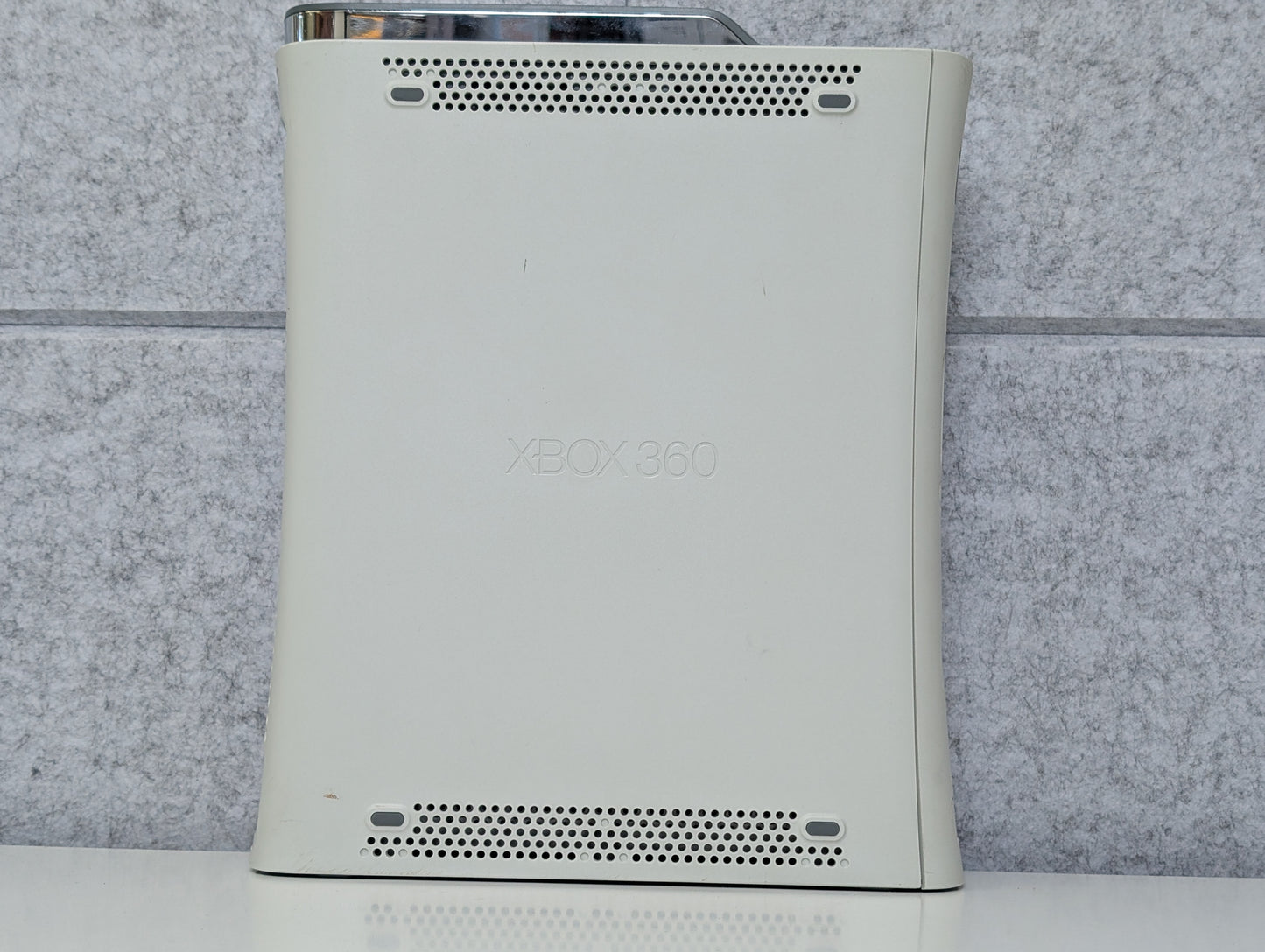 Microsoft Xbox 360 (Xenon, Console ONLY) - 20GB - White - USED