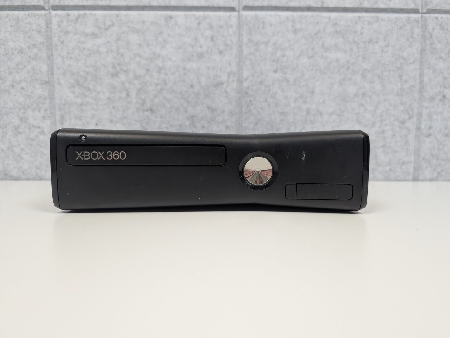 Microsoft Xbox 360 S - Black - 250GB - USED