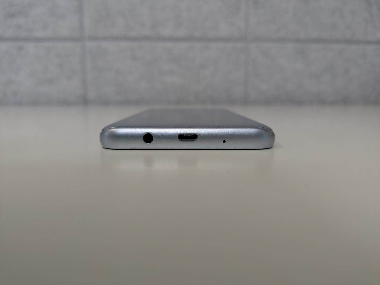 Samsung Galaxy J3 - 16GB - Silver - Verizon - USED