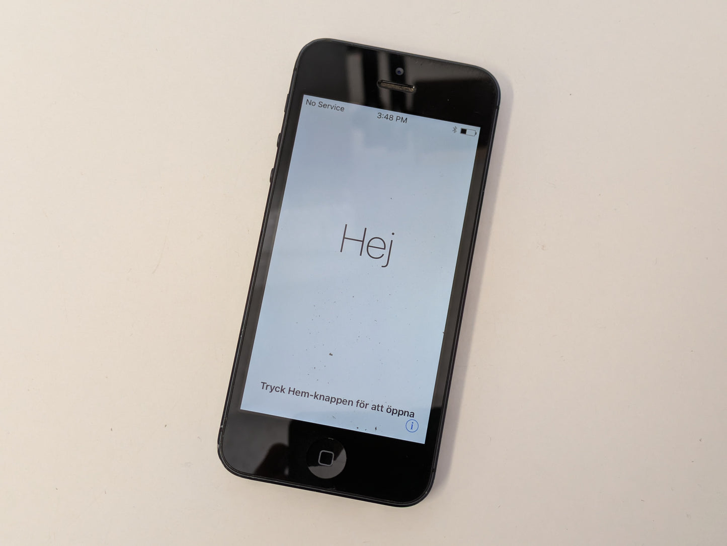 iPhone 5 A1428 (Network Locked to AT&T) - 16GB - Slate Black - AS-IS