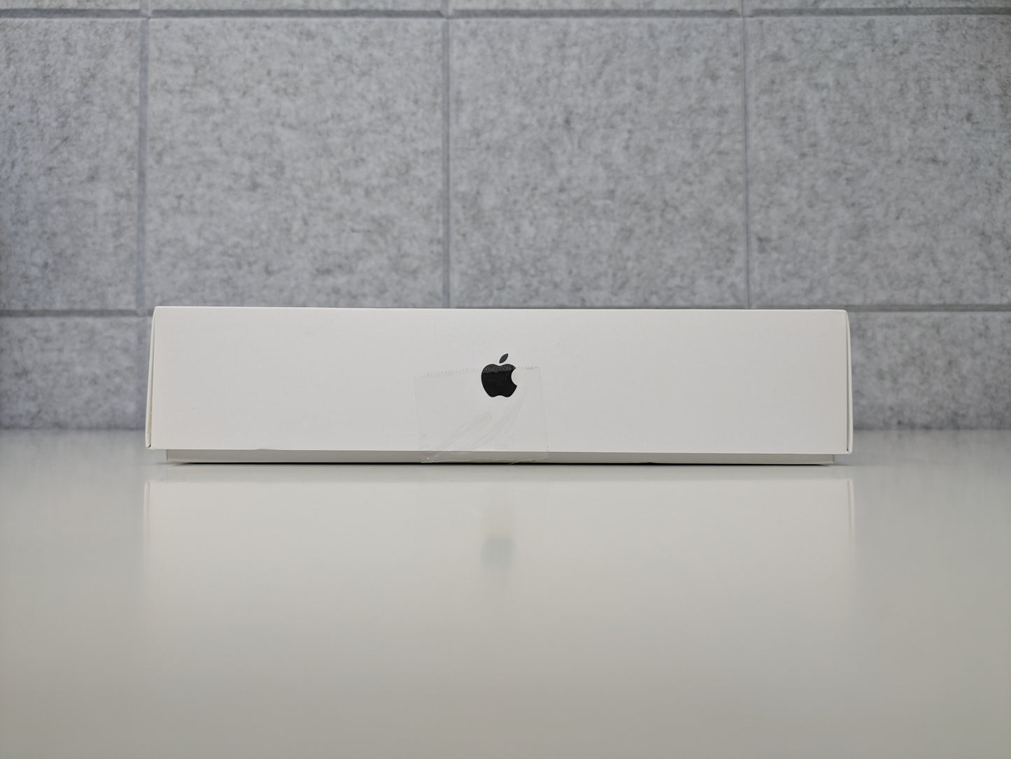 Apple MacBook Air - 13" 2017 - 2.2GHz Intel Core i7, 128GB SSD, 8GB RAM - IN BOX - USED