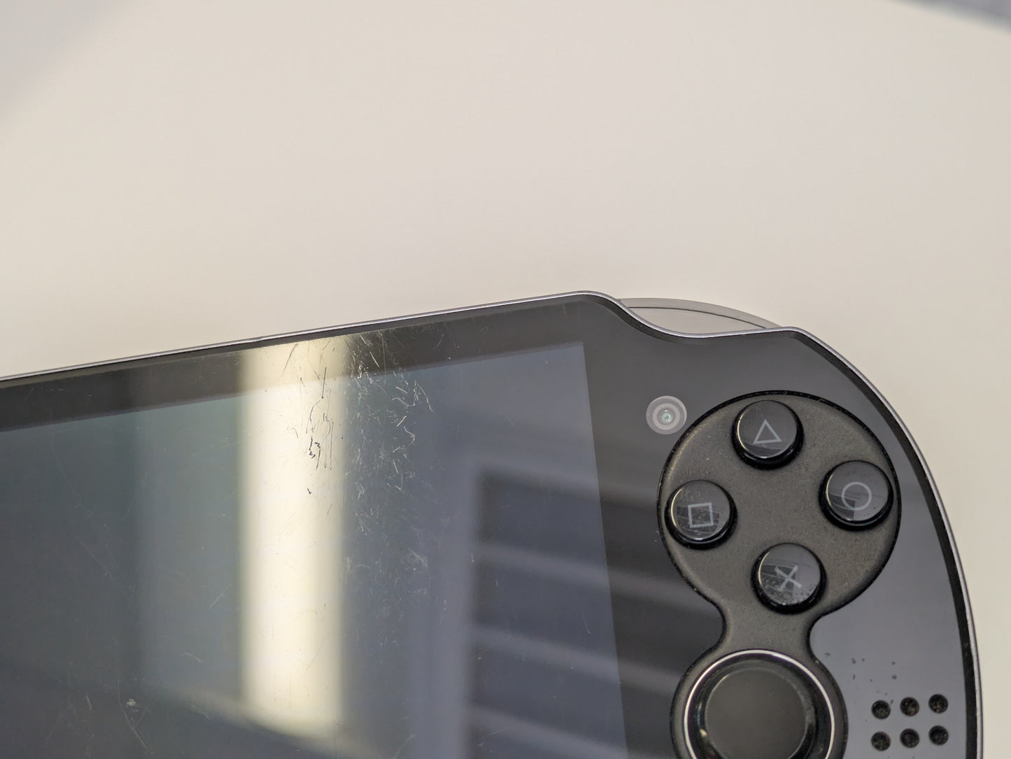 Sony PlayStation PS Vita PCH-1001 - CONSOLE ONLY - Used
