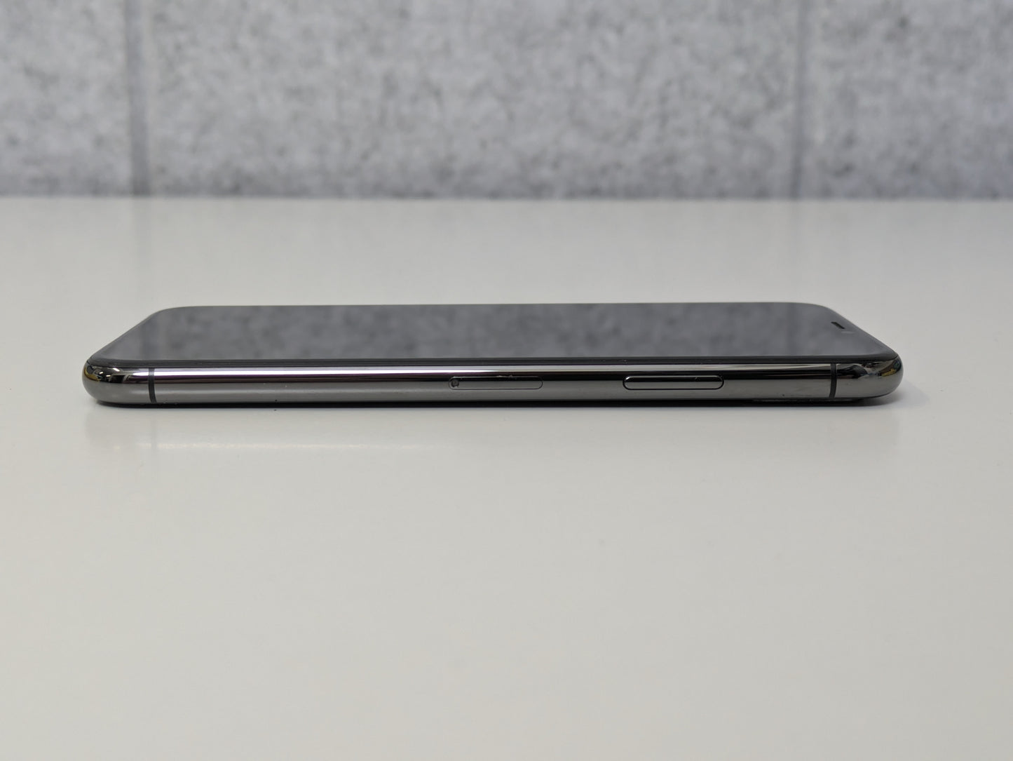 Apple iPhone X - 64GB - Space Gray (w/ Naruto case) - Unlocked - USED