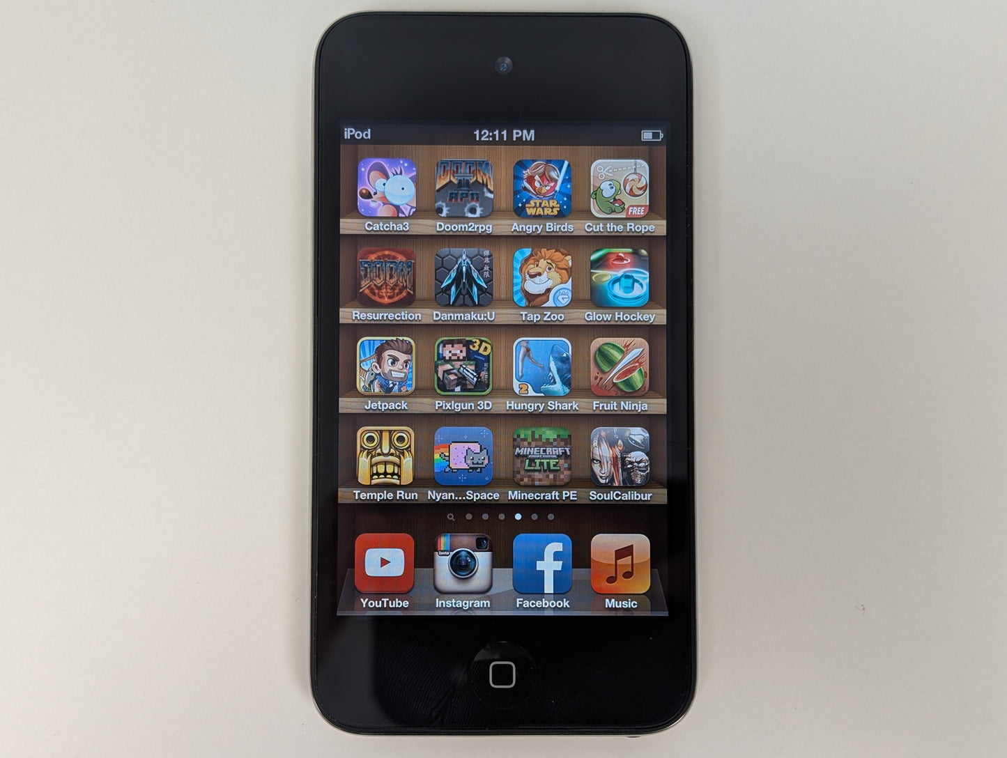 Apple iPod Touch (4th gen.) Loaded w/ Classic Games - 8GB - USED