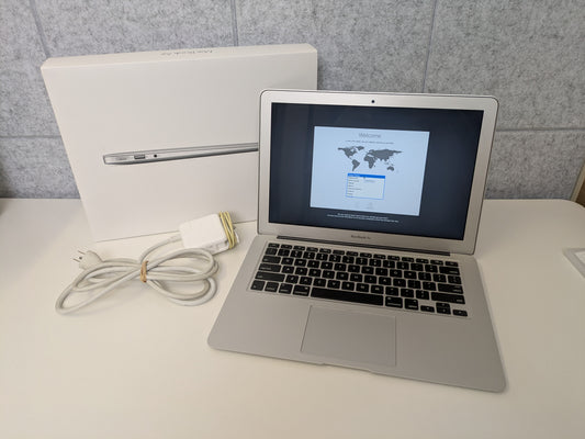Apple MacBook Air - 13" 2017 - 2.2GHz Intel Core i7, 128GB SSD, 8GB RAM - IN BOX - USED