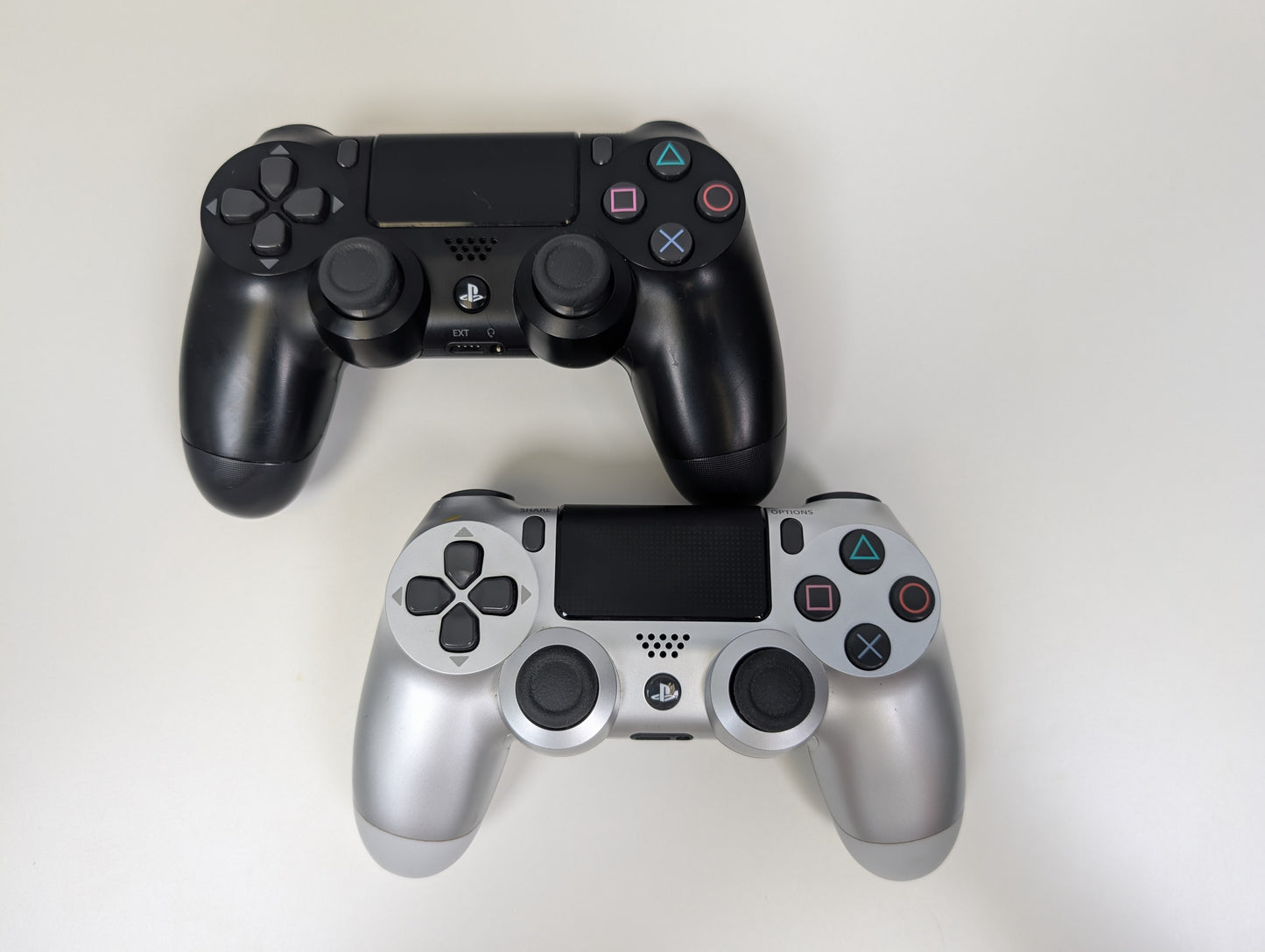 Sony PlayStation 4 Slim w/ accessories - 1TB - Gold - USED