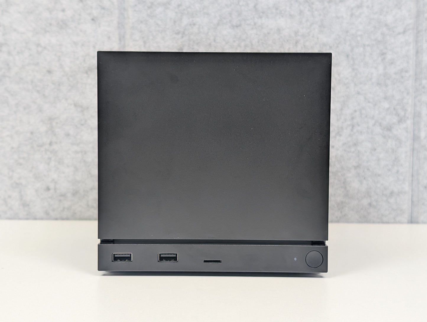 Valve Steam Machine - 2TB w/ Controller - OPEN BOX