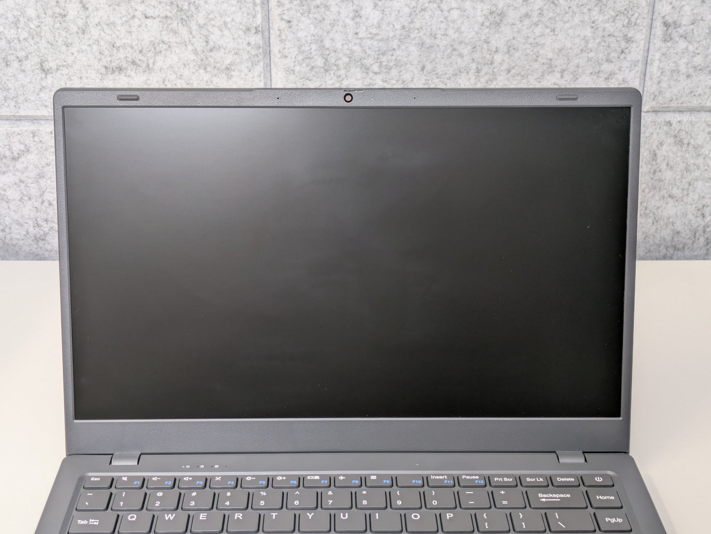 Unbranded Windows 11 Laptop - Gray - 240GB SSD, 1.1GHz Dual Core Intel Celeron N4000, 8GB RAM - USED