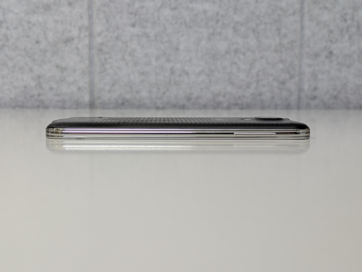 Samsung Galaxy S5 - 16GB - Charcoal Black - FreedomPop Wireless