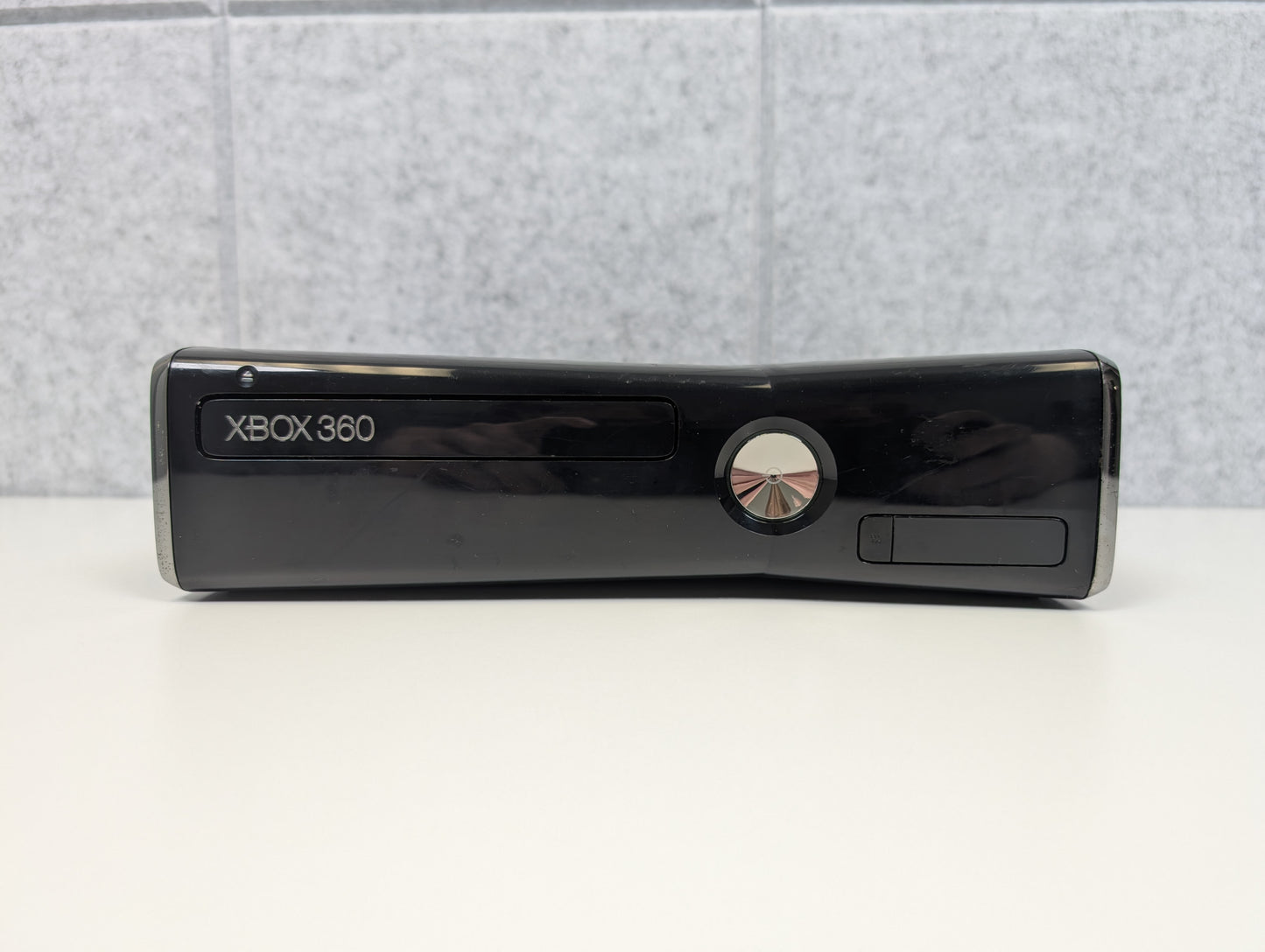 Microsoft Xbox 360 S - 250GB - Piano Black - USED