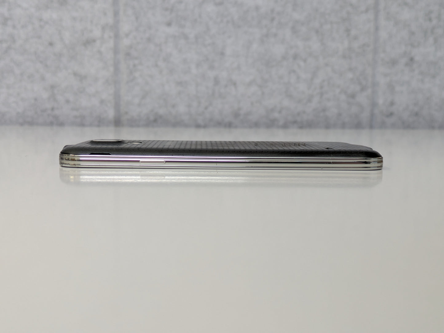 Samsung Galaxy S5 - 16GB - Charcoal Black - FreedomPop Wireless