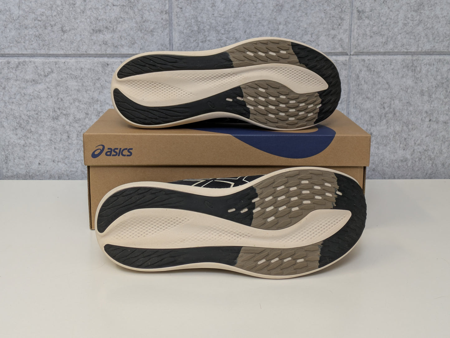 Asics GlideRide Max, Size 11 - Black/Oatmeal - PRE-OWNED, IN BOX