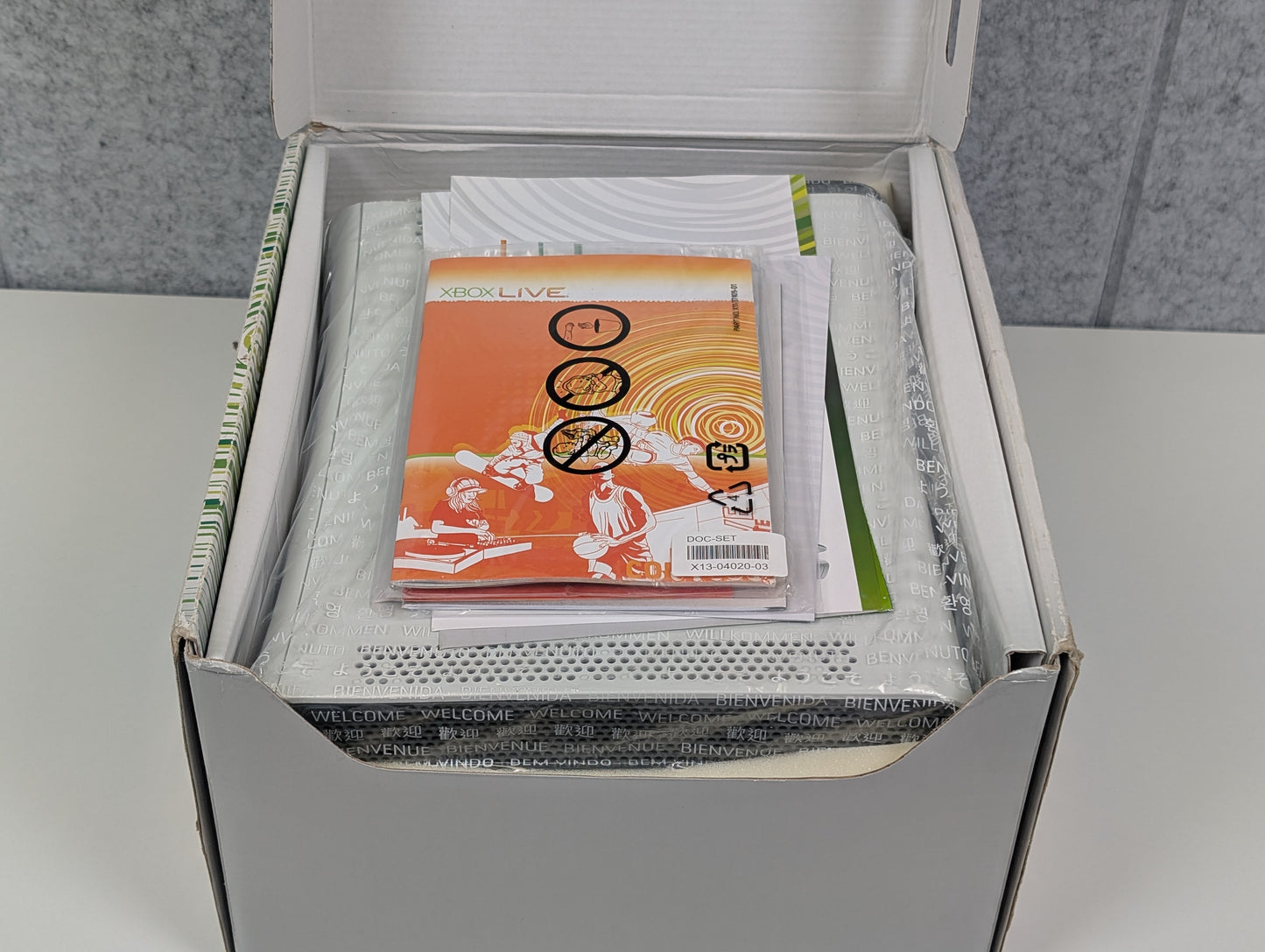 Microsoft Xbox 360 (BLADES DASH) CIB - 20GB - White - OPEN BOX