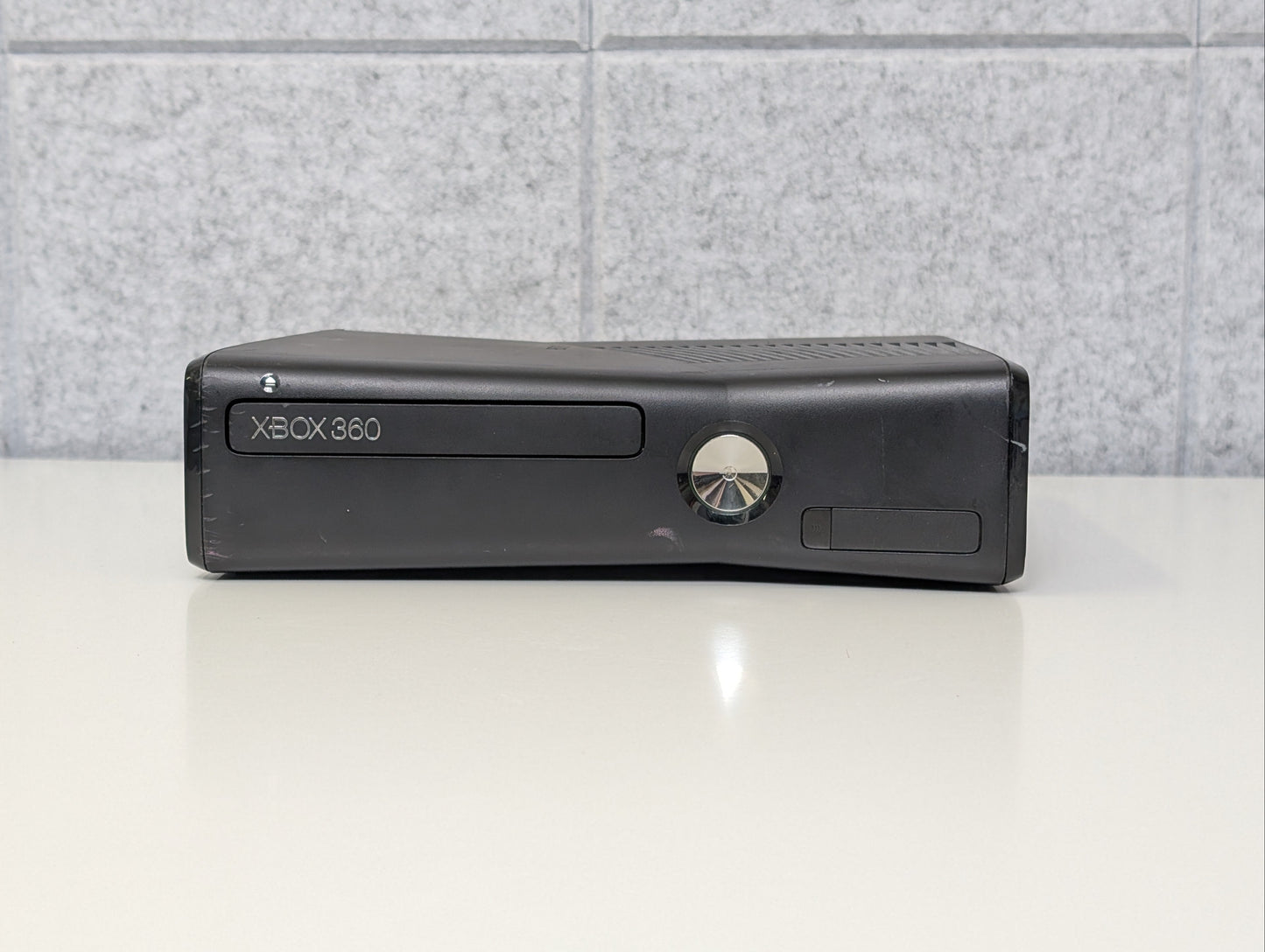 Microsoft Xbox 360 S - 4GB - Black (Console Only) - USED