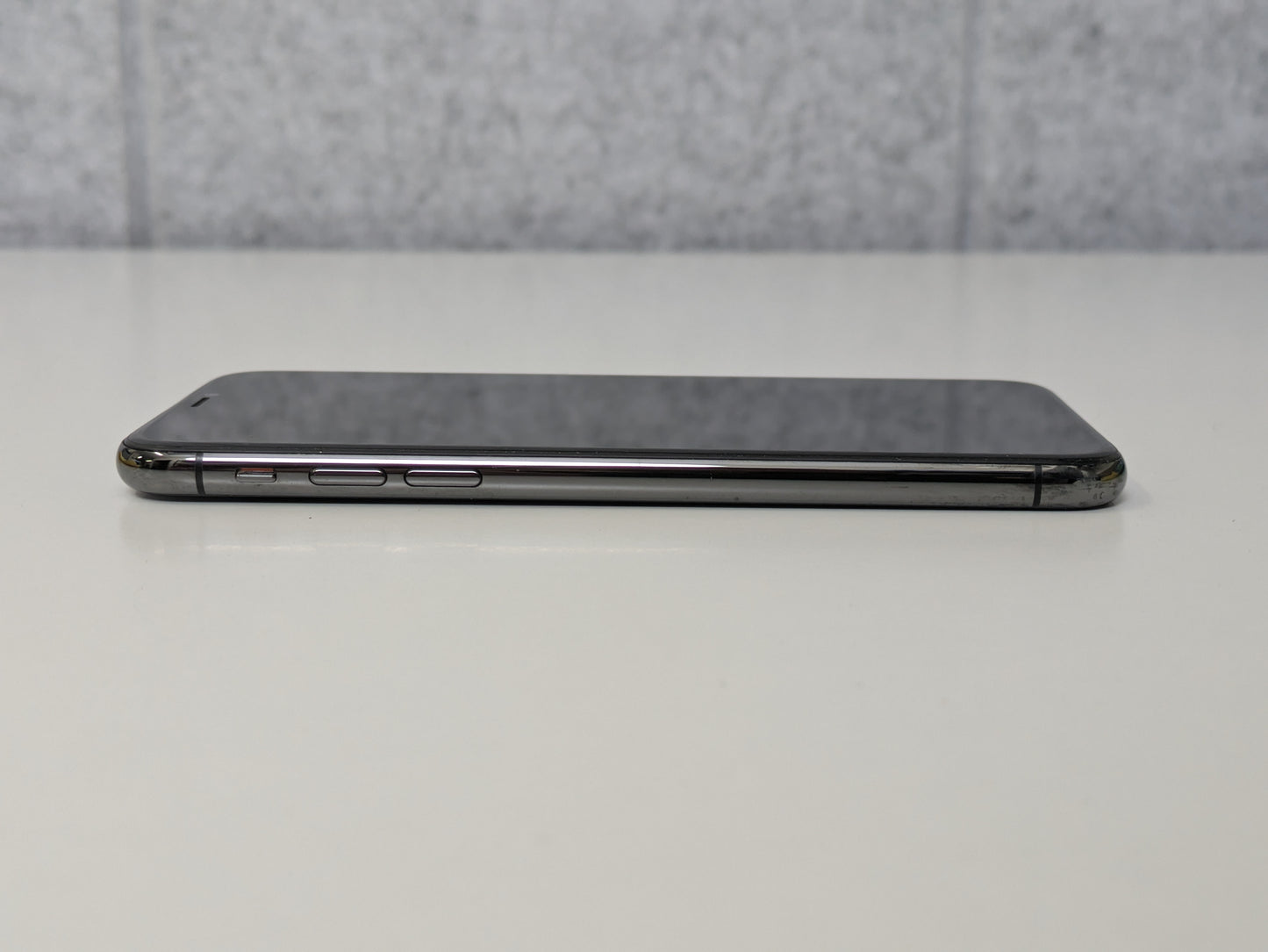 Apple iPhone X - 64GB - Space Gray (w/ Naruto case) - Unlocked - USED