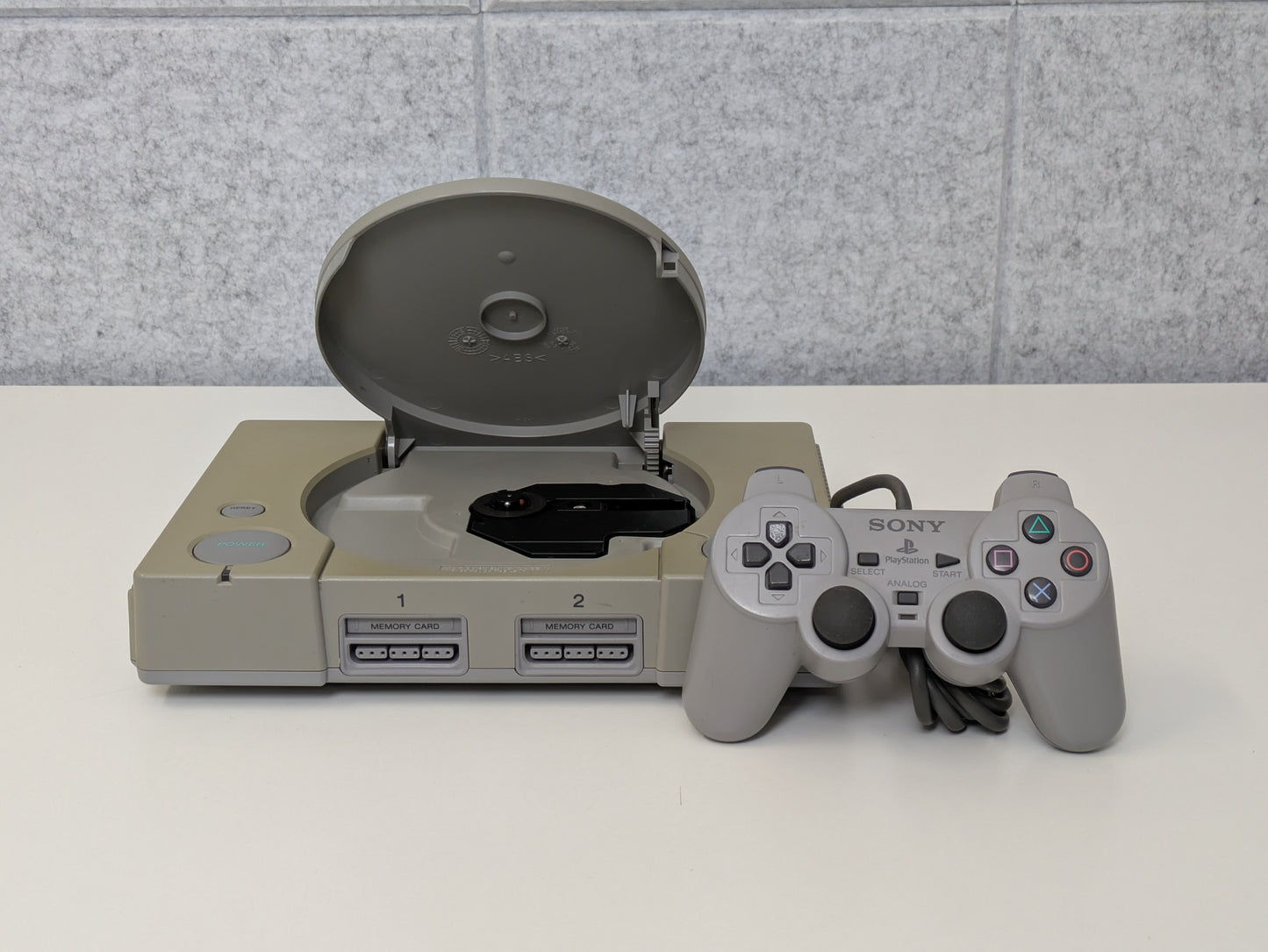 Sony PlayStation PS1 w/ controller - USED