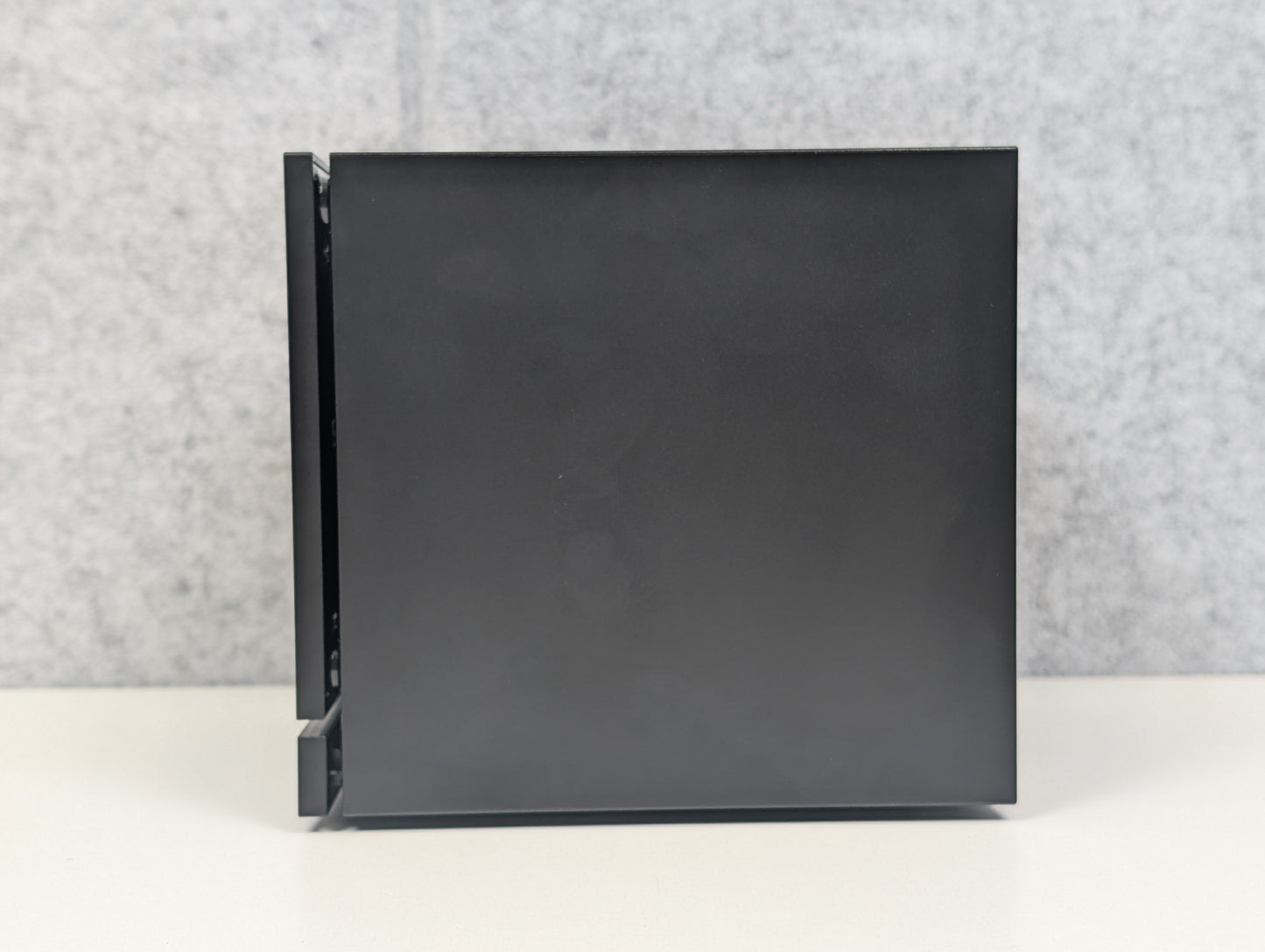 Valve Steam Machine - 2TB w/ Controller - OPEN BOX