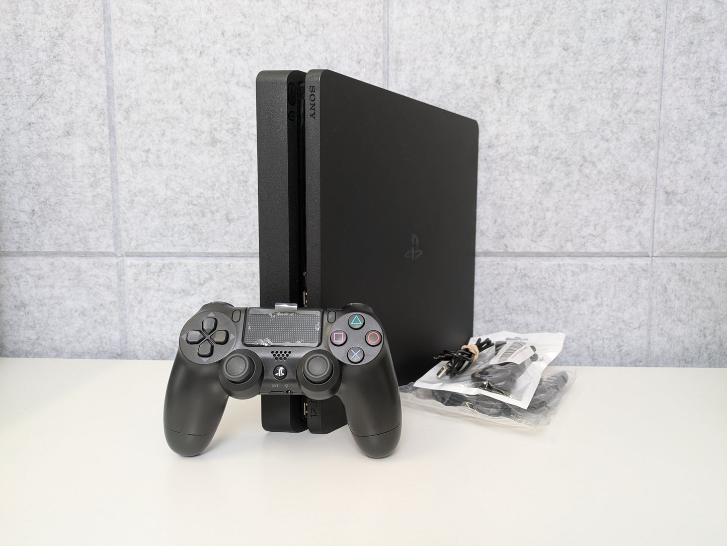 Sony PlayStation 4 PS4 Slim - 1TB - Console & Accessories - USED