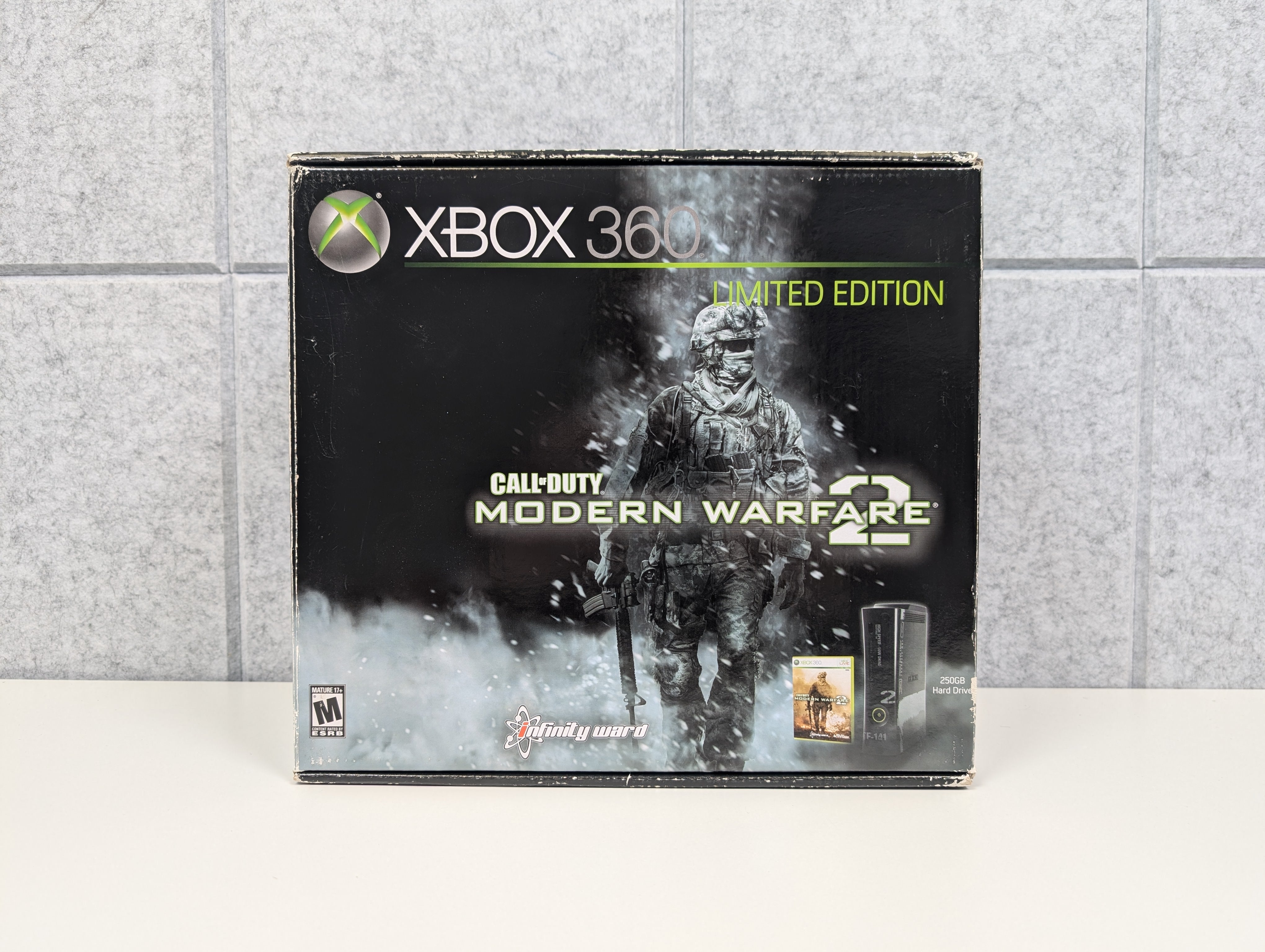 Microsoft Xbox 360 IN BOX - 250GB - Call of Duty: Modern Warfare 2