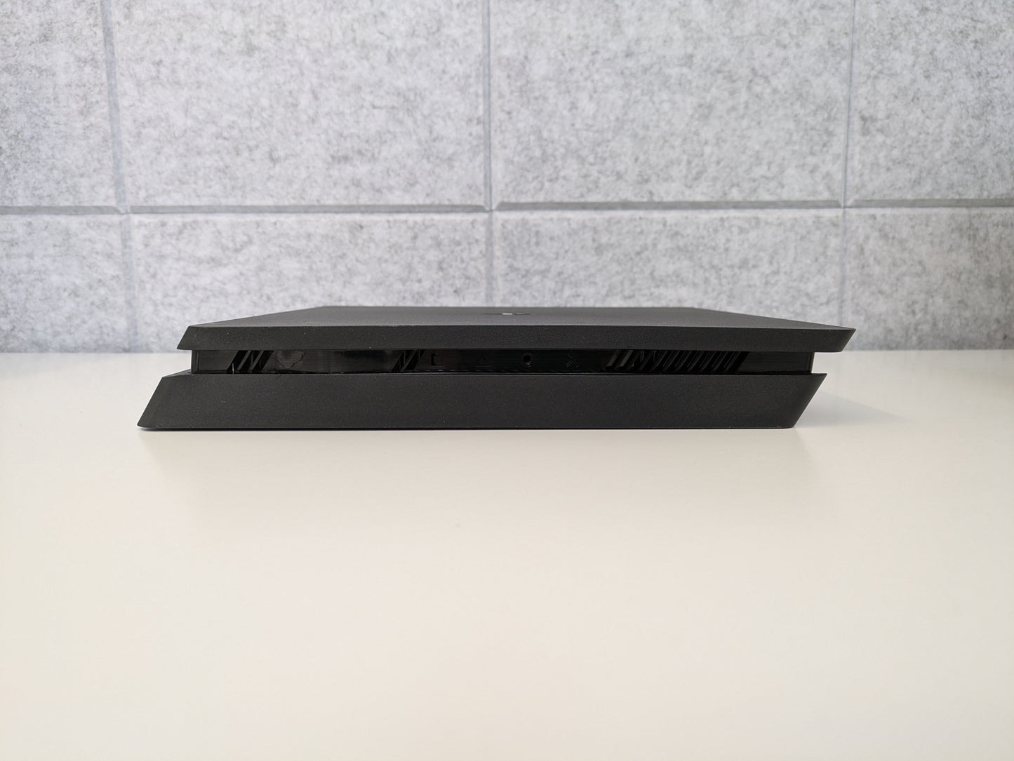 Sony PlayStation 4 PS4 Slim - 1TB - Console & Accessories - USED