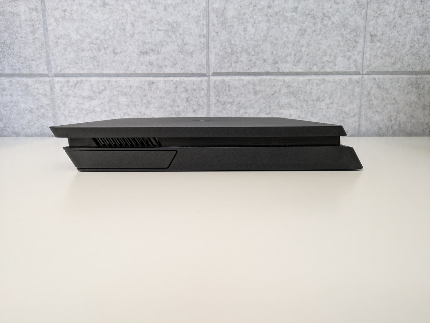 Sony PlayStation 4 PS4 Slim - 1TB - Console & Accessories - USED