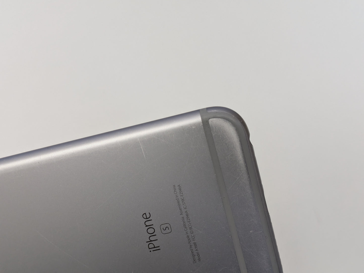 Apple iPhone 6S - 32GB - Space Gray - UNLOCKED - USED