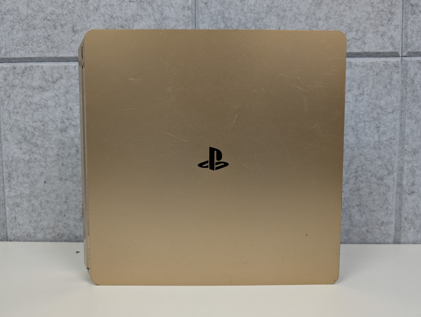 Sony PlayStation 4 Slim w/ accessories - 1TB - Gold - USED