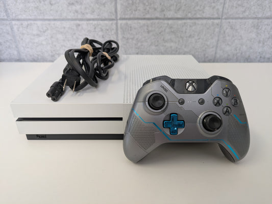 Microsoft Xbox One S 500GB w/ accessories - Used