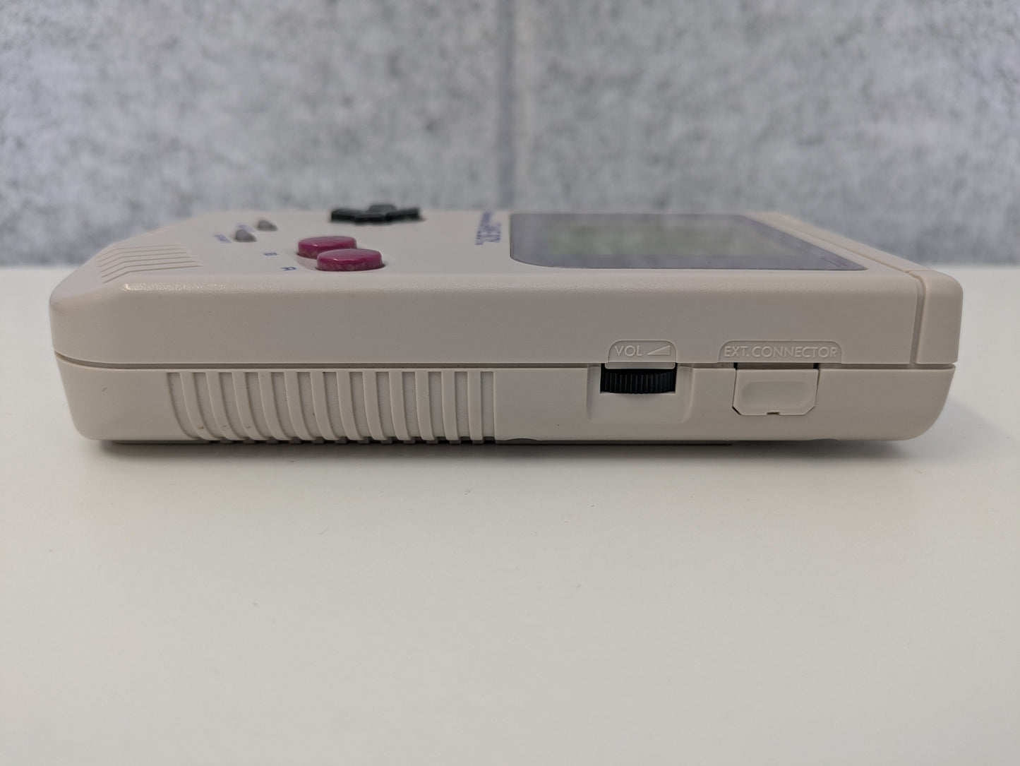 Nintendo GameBoy Handheld Console w/ Carrying Case - USED (GG92)