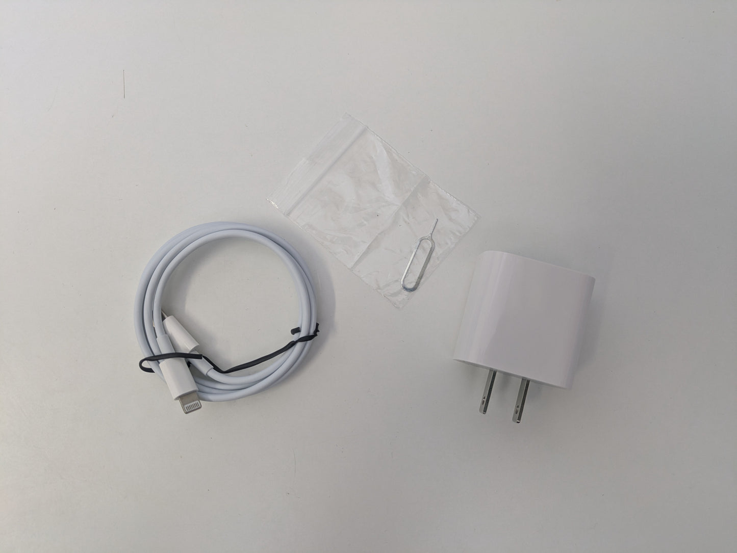 Apple iPhone 13 - 128GB - Product RED - Unlocked - USED