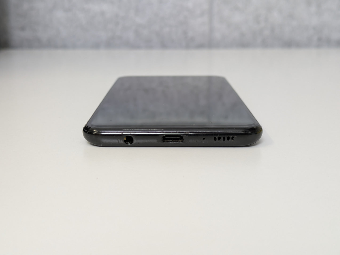 Samsung Galaxy A20 - 32GB - Black - Verizon - USED