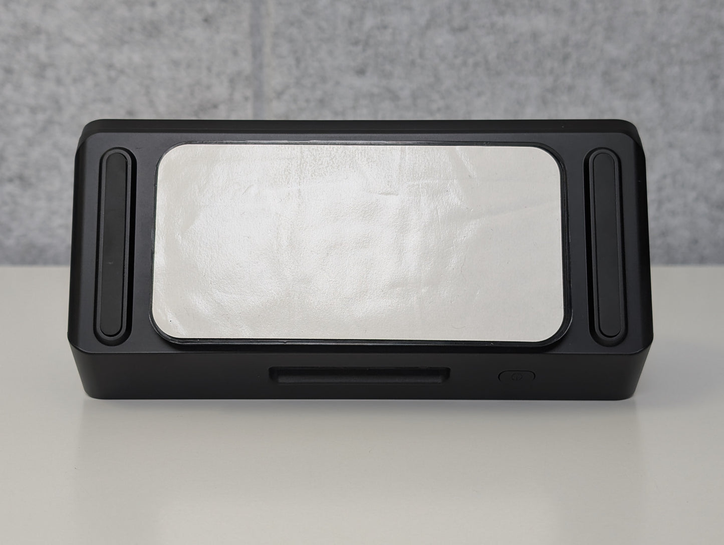 CarPlay/Android Auto Smart Screen Speaker - USED