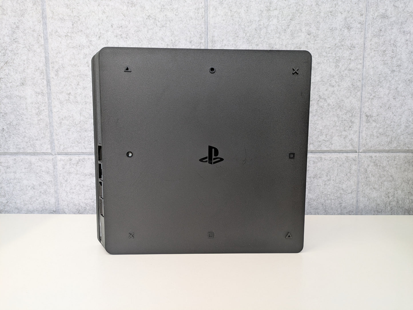 Sony PlayStation 4 PS4 Slim - 1TB - Console & Accessories - USED