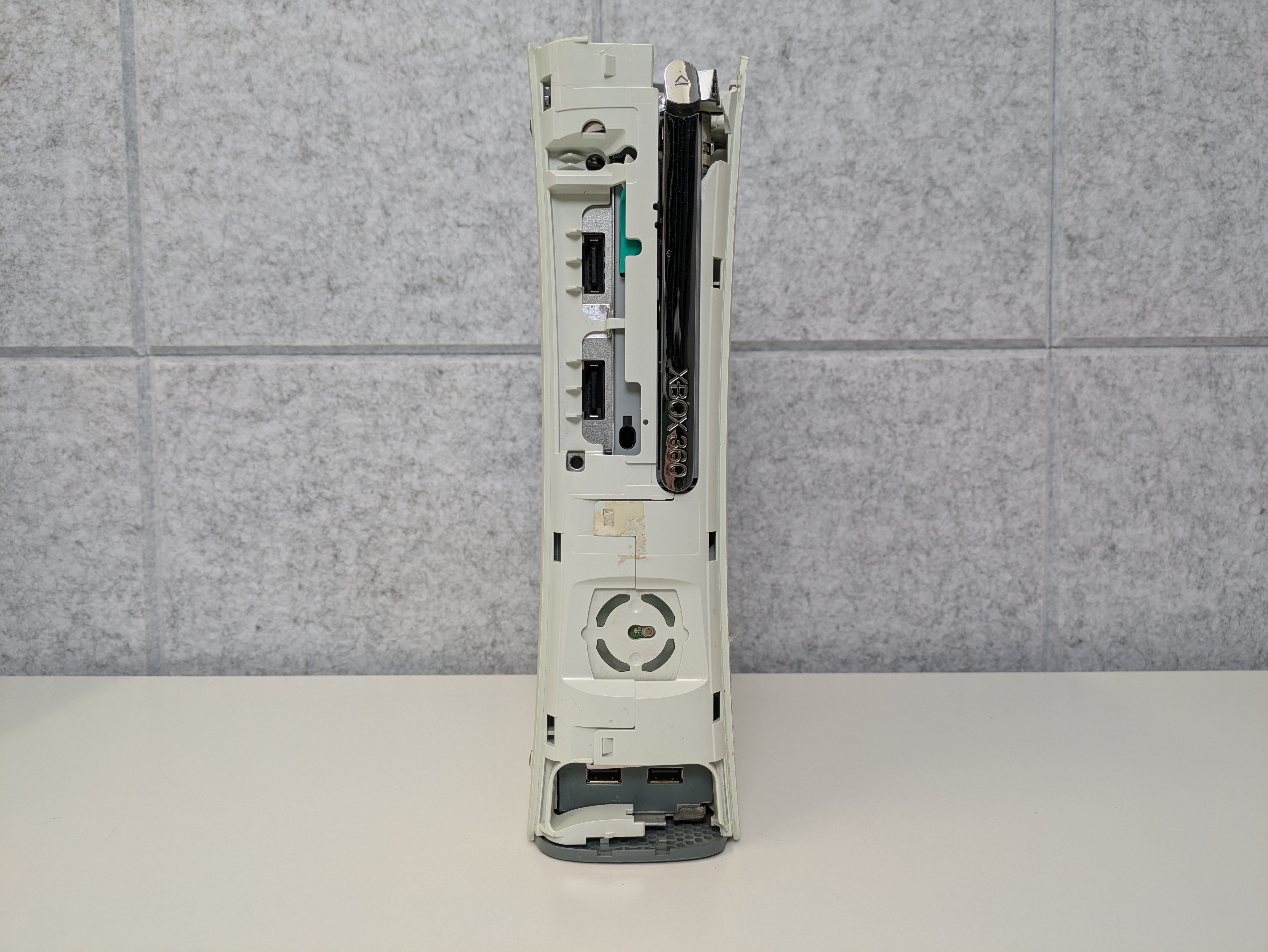 Microsoft Xbox 360 (Xenon) - 120GB - w/ accessories - AS-IS – JROB