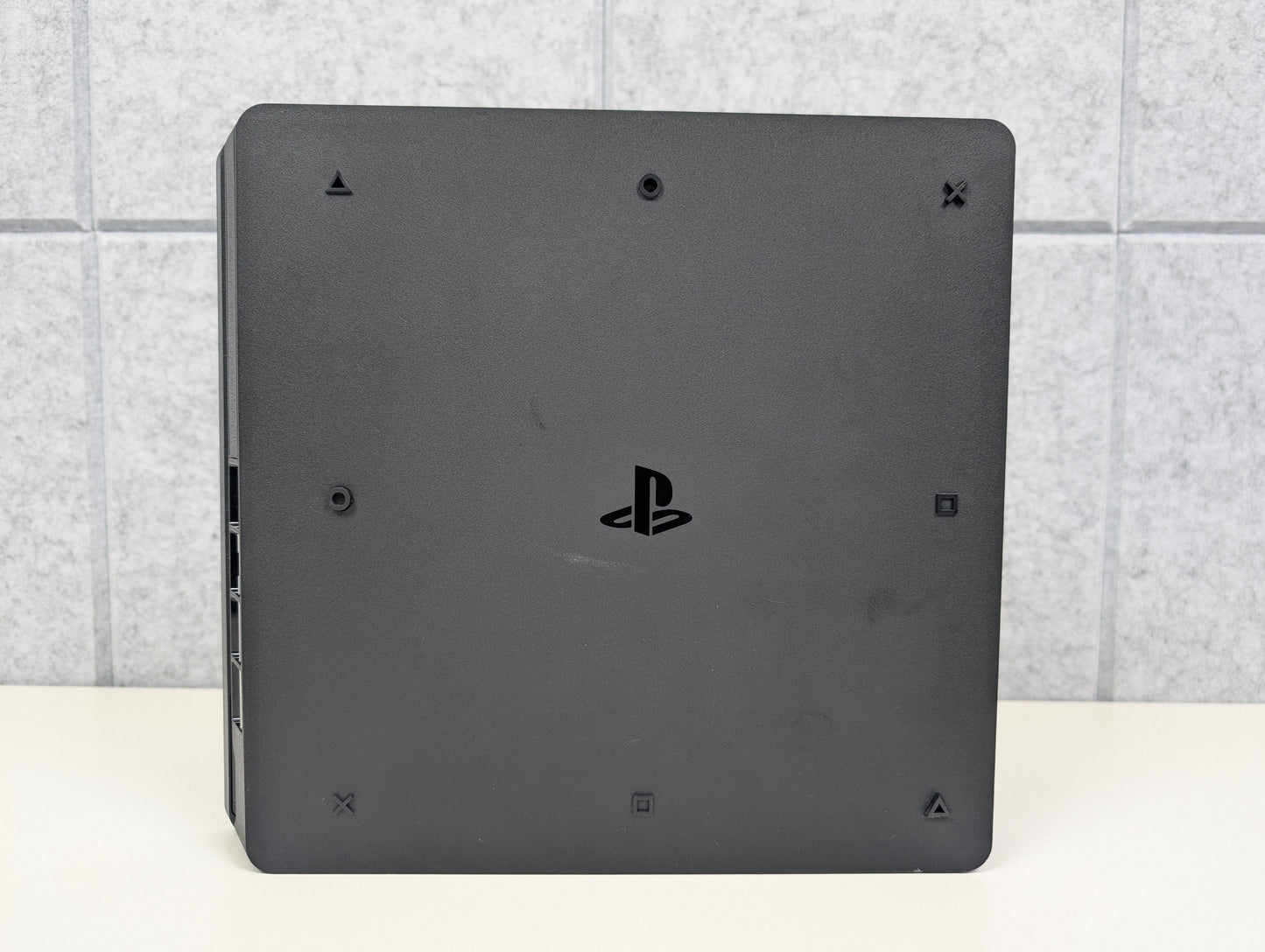 Sony PlayStation 4 Slim LOW FIRMWARE (v12.02) w/ accessories - 1TB - Black - USED