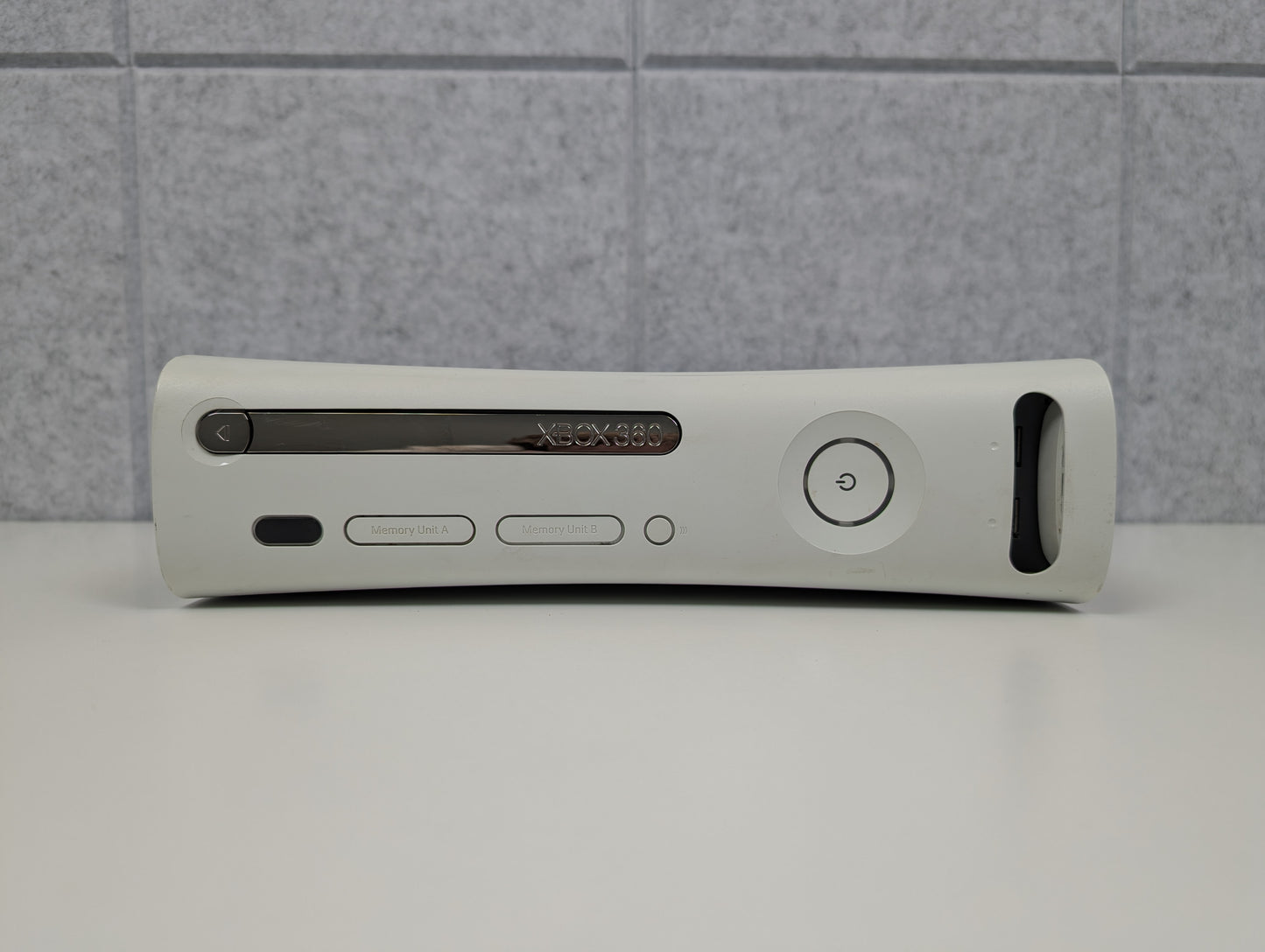 Microsoft Xbox 360 (Falcon) - White - 60GB - USED