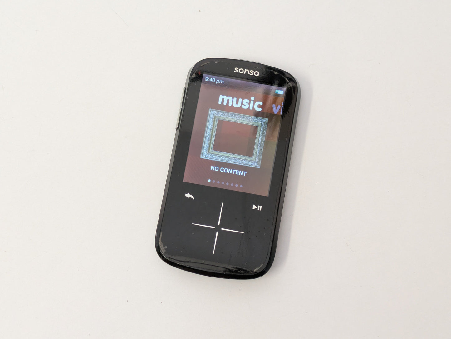 Sandisk Sansa Fuze+ MP3 / Media Player - Black - USED