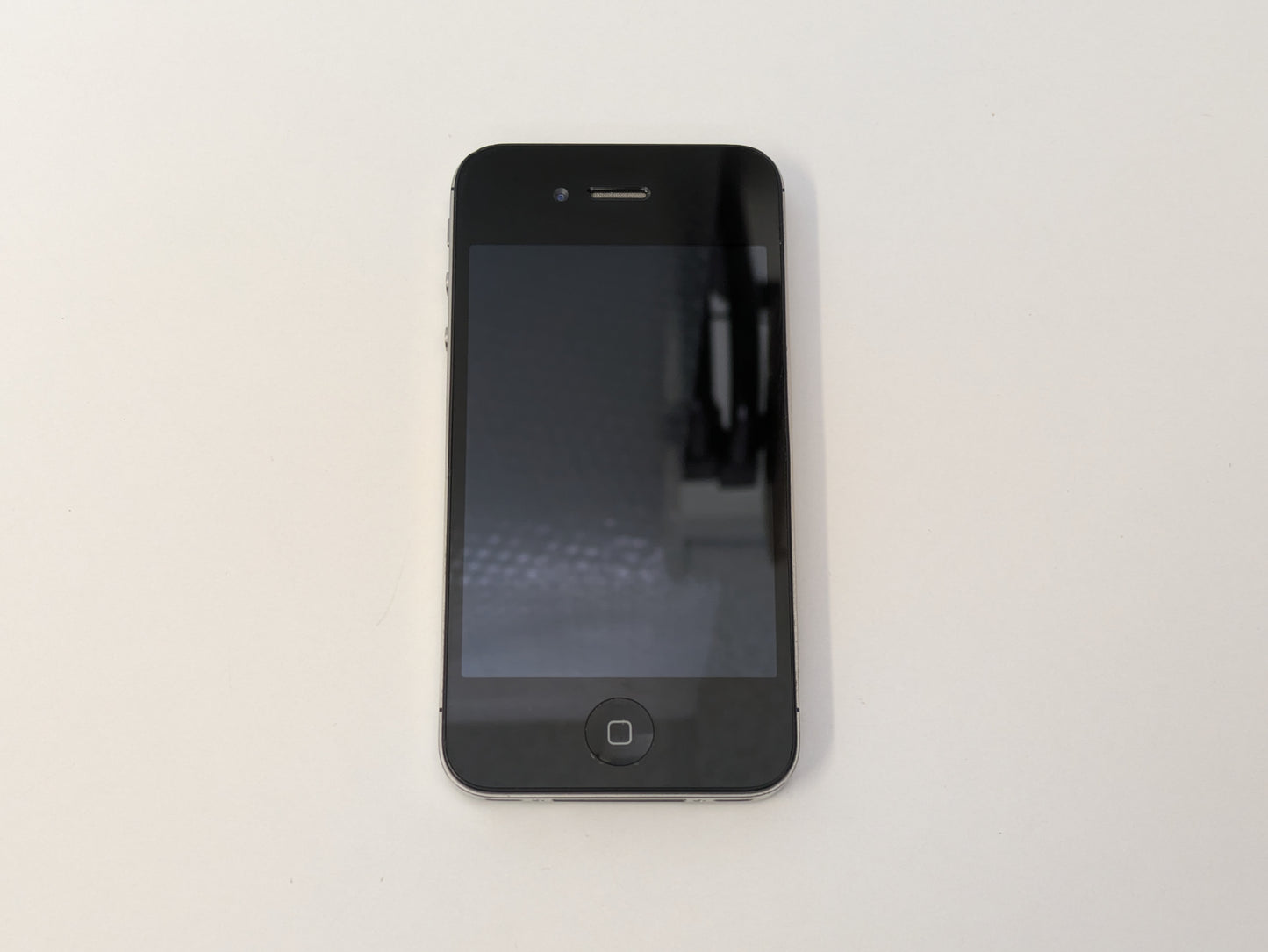 Apple iPhone 4 A1349 - 8GB - Black - CDMA - USED