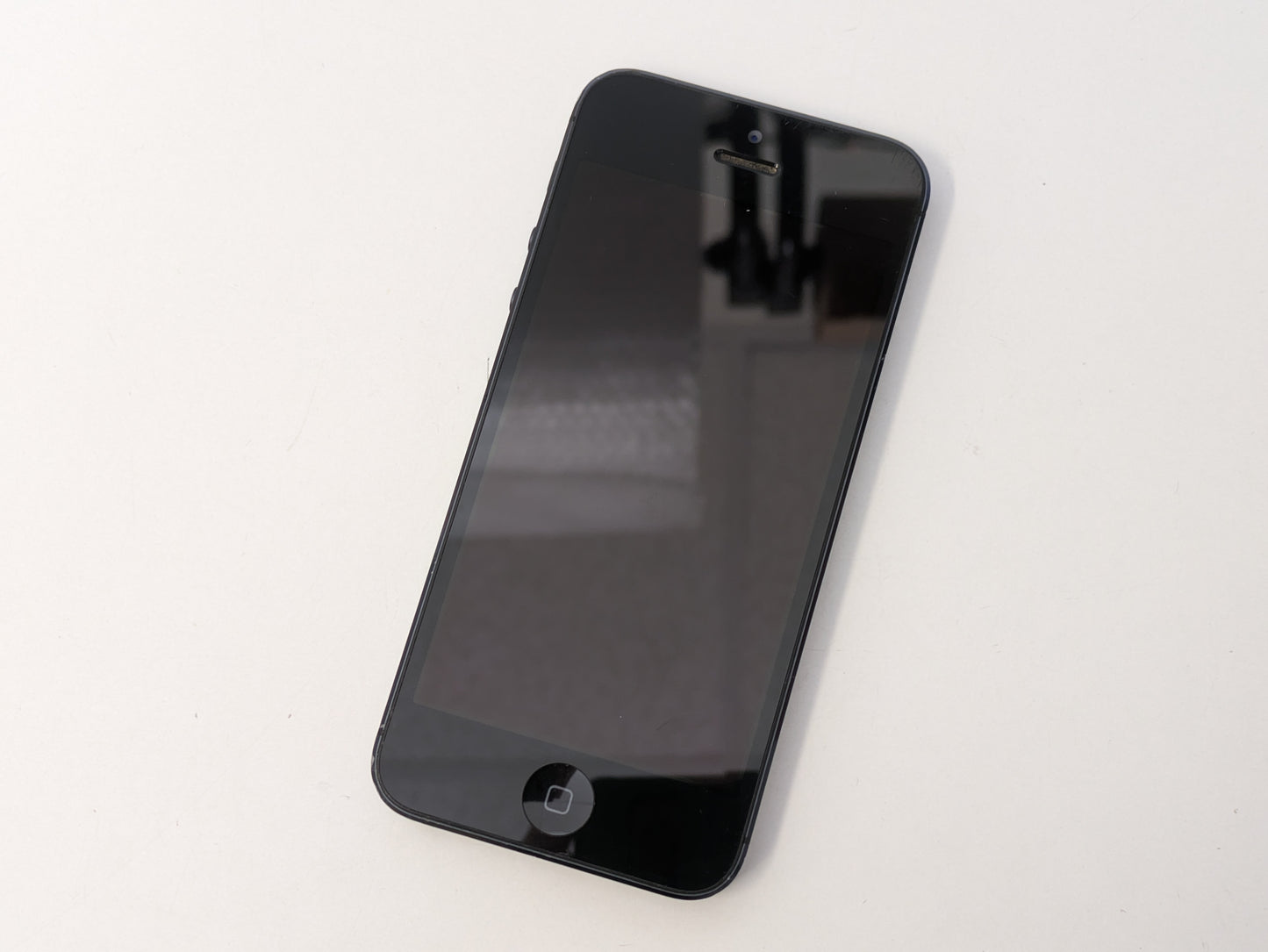 iPhone 5 A1428 (Network Locked to AT&T) - 16GB - Slate Black - AS-IS