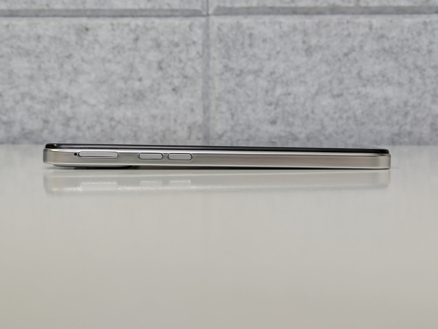 FUFFI M17 Pro - 128GB - White - Unlocked - USED, IN BOX
