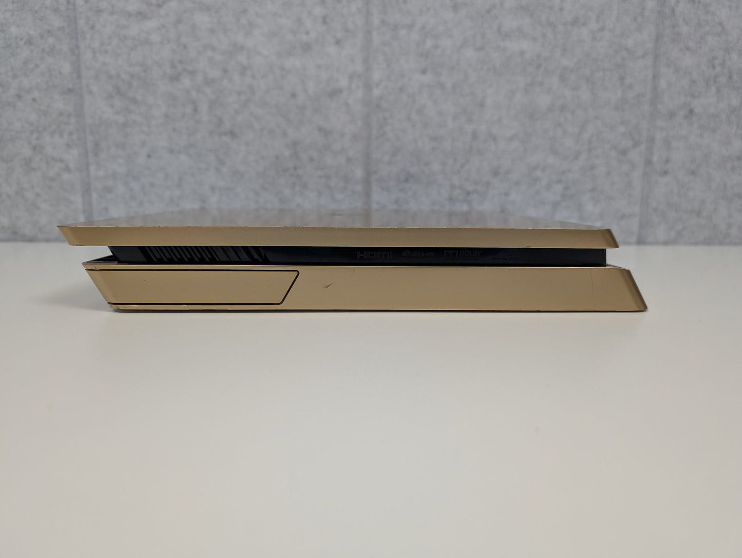 Sony PlayStation 4 Slim w/ accessories - 1TB - Gold - USED