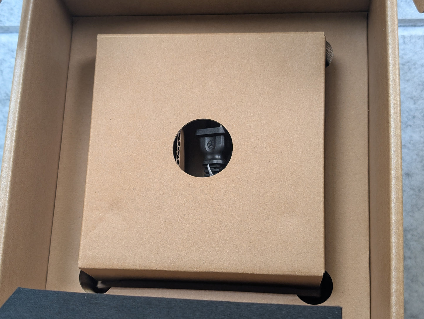 Valve Steam Machine - 2TB w/ Controller - OPEN BOX