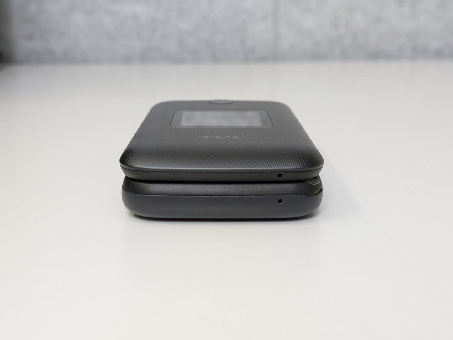 TCL Flip Pro - 4GB - Gray - Verizon - USED