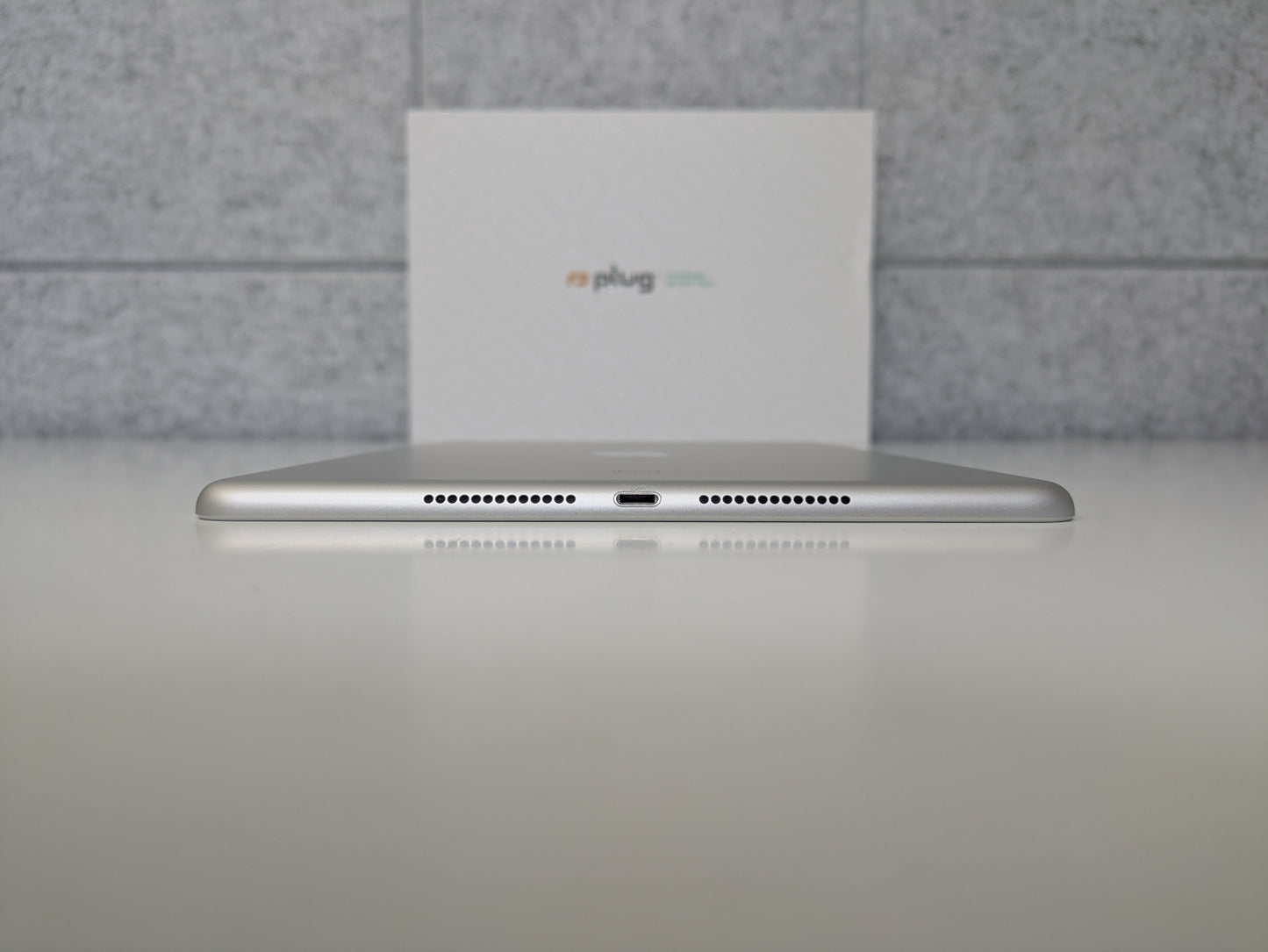 Apple iPad A2602 (9th Generation)  - 64GB - Silver - WIFI ONLY - USED