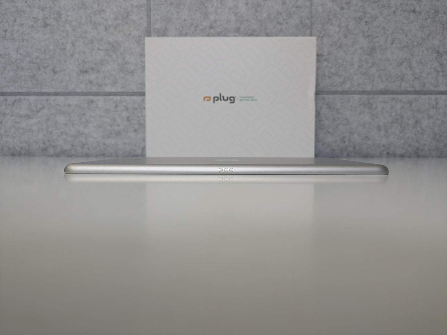 Apple iPad A2602 (9th Generation)  - 64GB - Silver - WIFI ONLY - USED