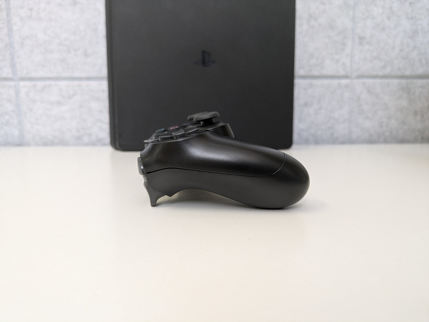 Sony PlayStation 4 PS4 Slim - 1TB - Console & Accessories - USED