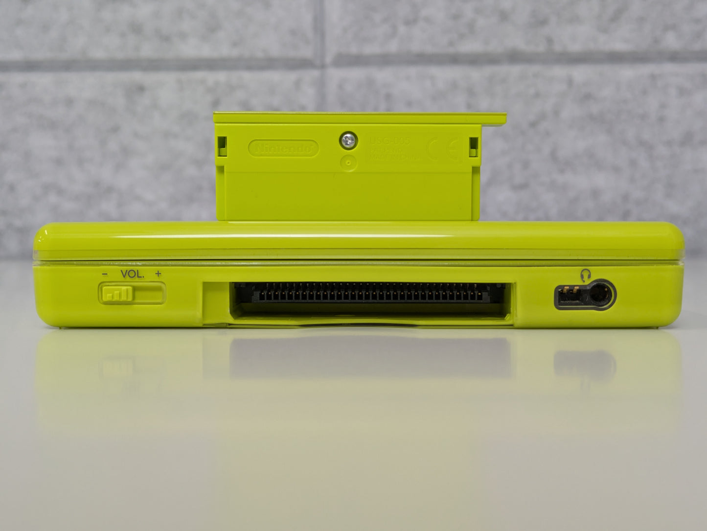 Nintendo DS Lite - Lime Green - PAL Variant - New Super Mario Bros. Bundle - Official Licensed Nintendo Refurbished Product - Used