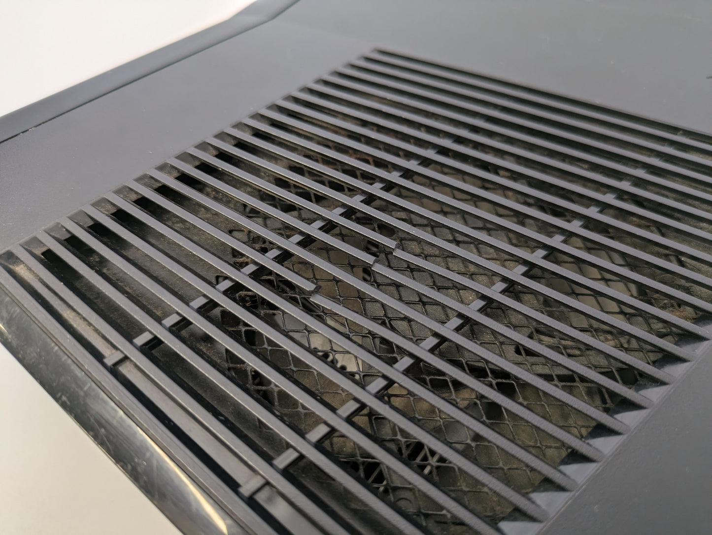 Microsoft Xbox 360 S (Console Only) - Black - 4GB - AS-IS