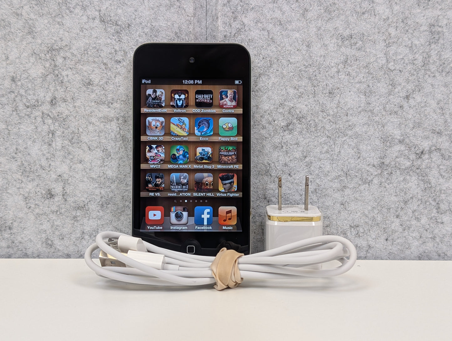 Apple iPod Touch (4th gen.) Loaded w/ Classic Games - 8GB - USED